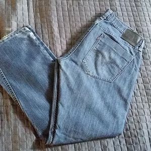 Men Levi's jeans